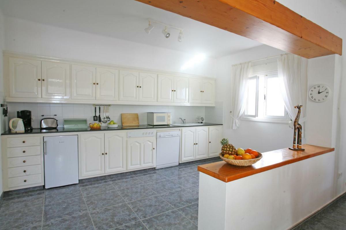 Casas Piedras * Tías